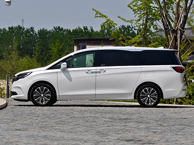 風(fēng)云租車(chē)別克商務(wù)(2.0T)